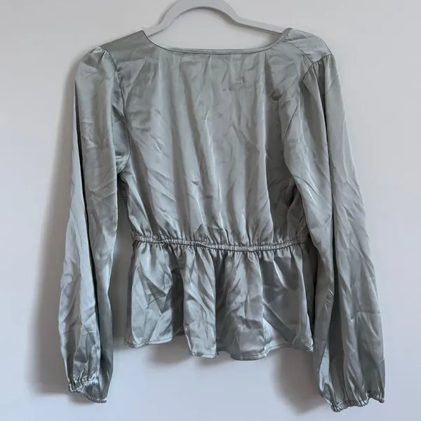 Abercrombie & Fitch Satin Tie-Up Blouse Size Small Green Blouse Top - Image 5