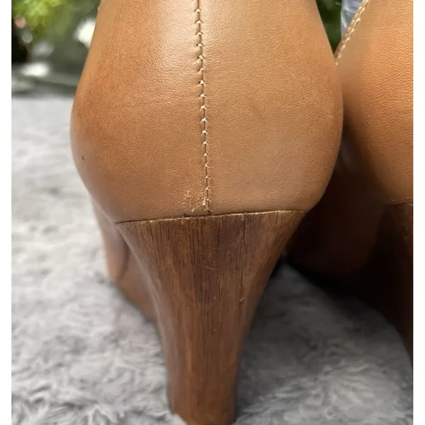Clarks Indigo Purity Snow Tan Leather Wedge Pumps 9.5 Wooden Heel Casual - Image 16