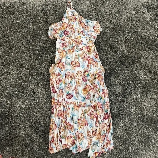 Boutique Floral Halter Neck Maxi Dress​​​​ in White, Size L​​​​​​​​ - Image 2