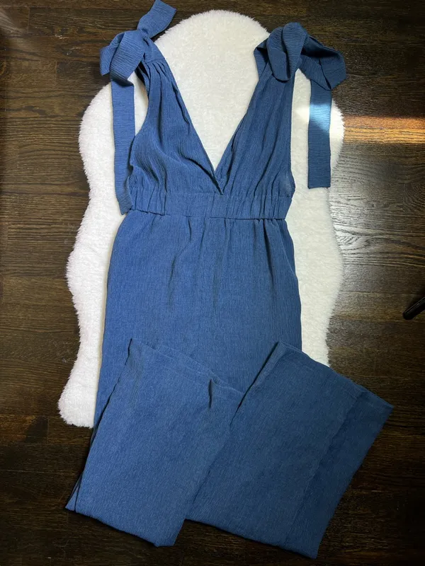 NWT Cider Blue Tie Shoulder Plunge Neck High Waist Wide Leg Jumpsuit Medium - Image 2