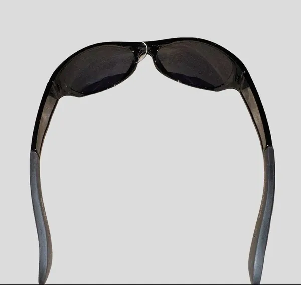 NWT! UV protection black frame dark tint sunglasses - Image 8