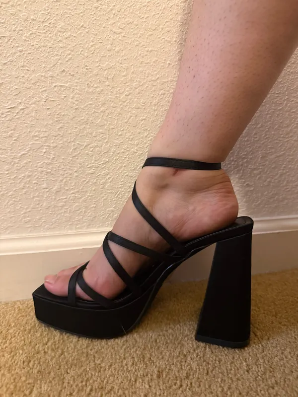 Lulus Black Strappy Heels in size 6 - Image 4