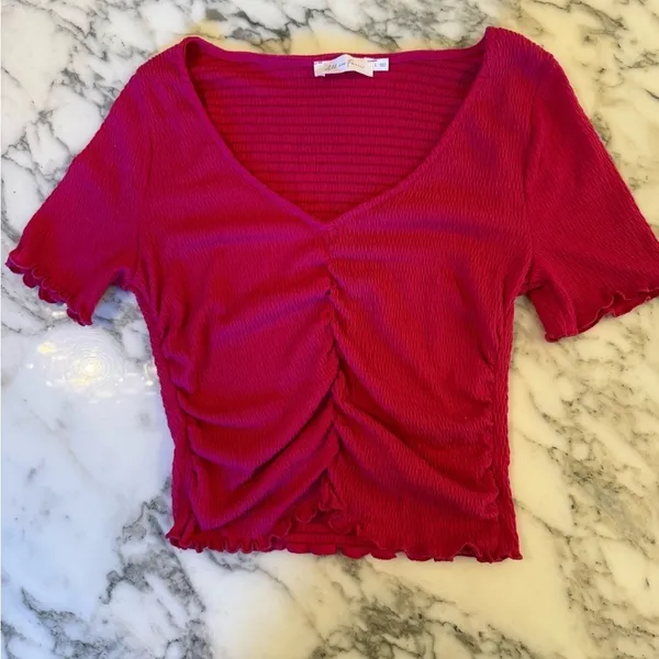NWOT All in Favor Hot Pink Ruched Top size Large - Image 2