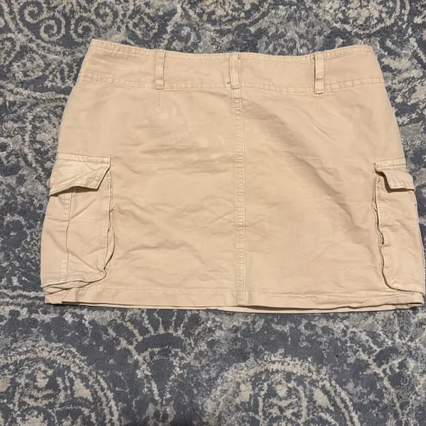John Galt By PacSun Beige Beverly Cargo Mini Skirt Size Small - Image 4