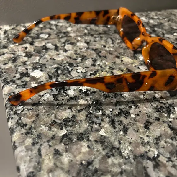 Tortoise Shell Sunglasses Brown - Image 9