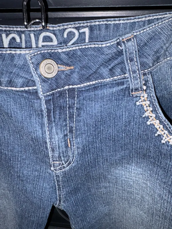 Rue 21 size 13/14 embellished denim jean shorts - Image 3