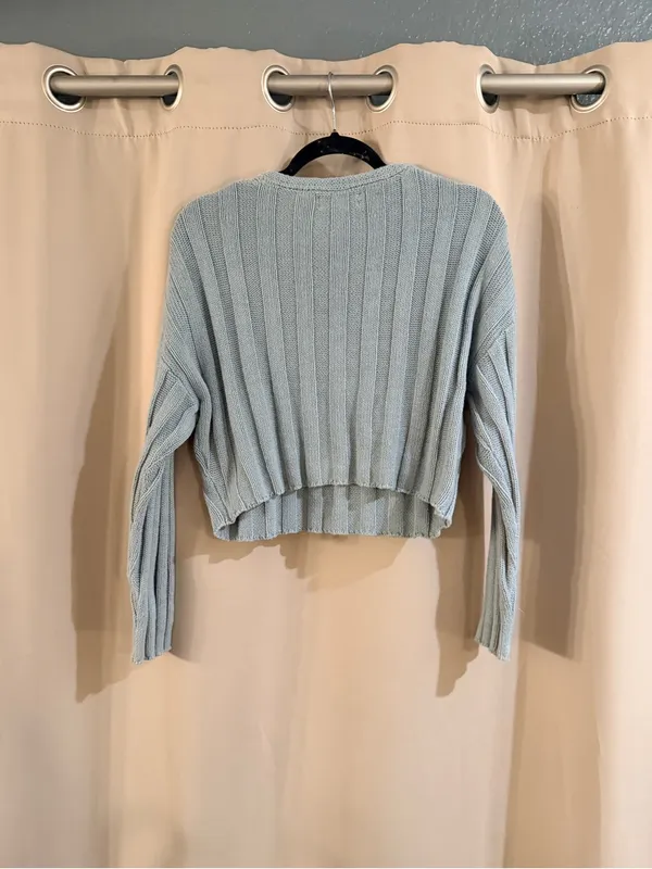 Urban Outfitters Pale Blue Ribbed V-Neck Cropped Sweater - Image 2