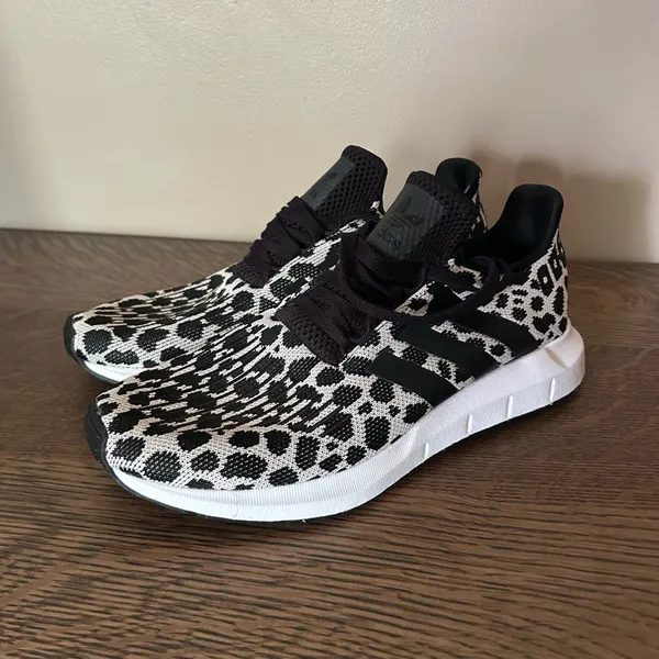 Adidas Swift Run 1.0 Shoes Women’s 8 - Image 5