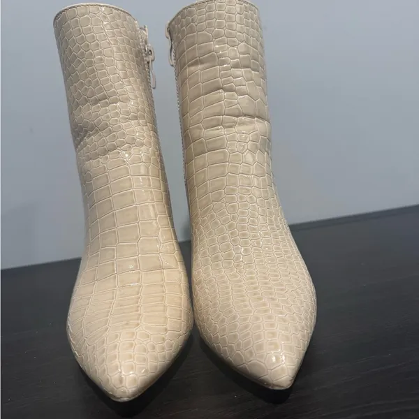 Cowboy TOP Moda Textured Cream Ankle Booties - Image 8