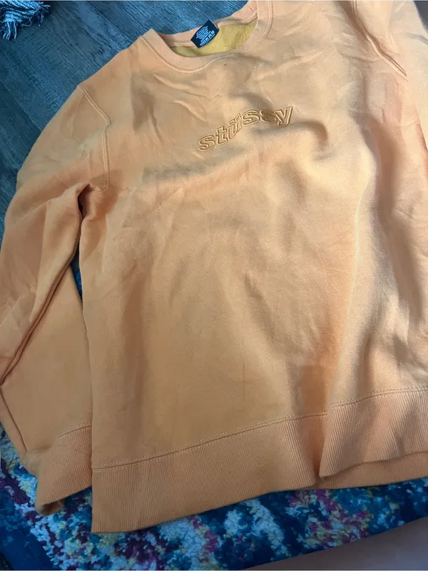 Stüssy small orange sweatshirt - Image 4