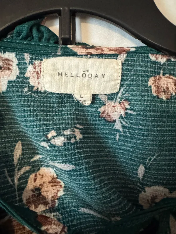 Melloday Floral Ruffle-Neck Blouse – Green – L - Image 3