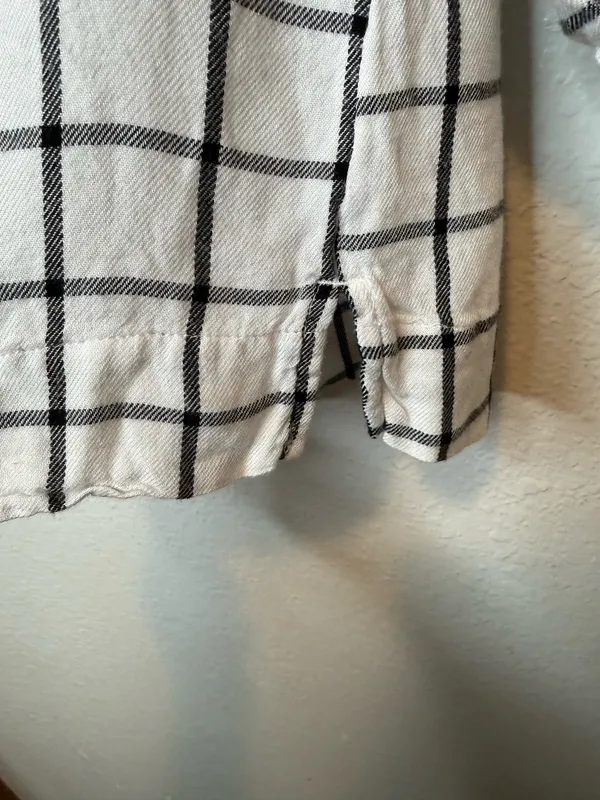 Wrangler Black and White Plaid Babydoll Blouse 3/4 Sleeve V-Neck Size Medium - Image 5