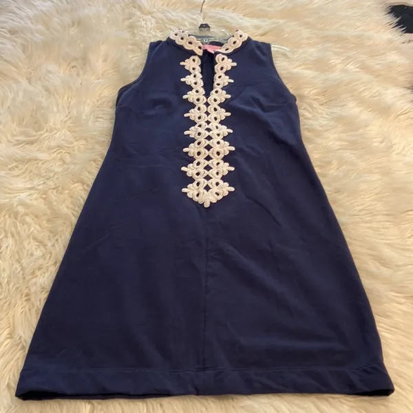 Lilly Pulitzer Dress size XS length 32” bust 30” color navy blue / white embroid - Image 9