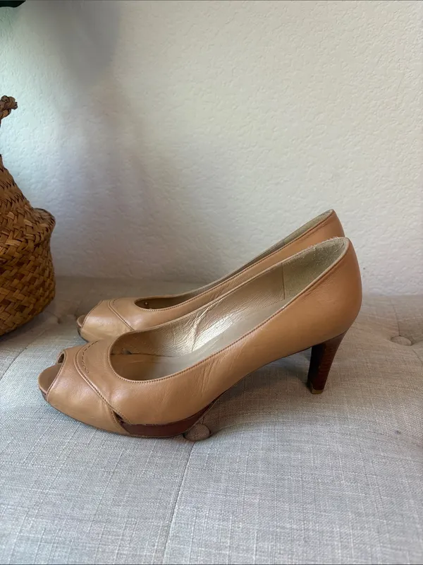 Stuart Weitzman Tan Leather Peep-Toe Heels Y2K wooden heel - Image 3