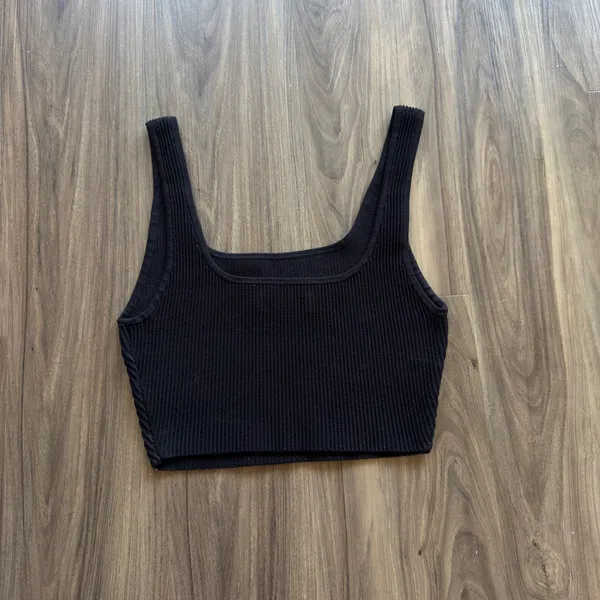 Aritzia Babaton Tank Top Sculpt Knit - Image 4