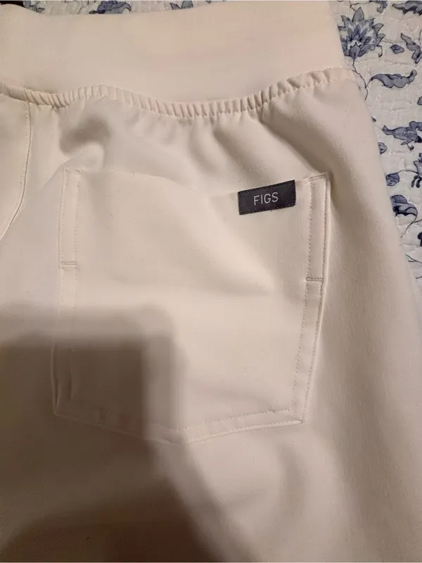FIGS Zamora Ivory joggers elastic waist drawstring women’s size SMALL - Image 4