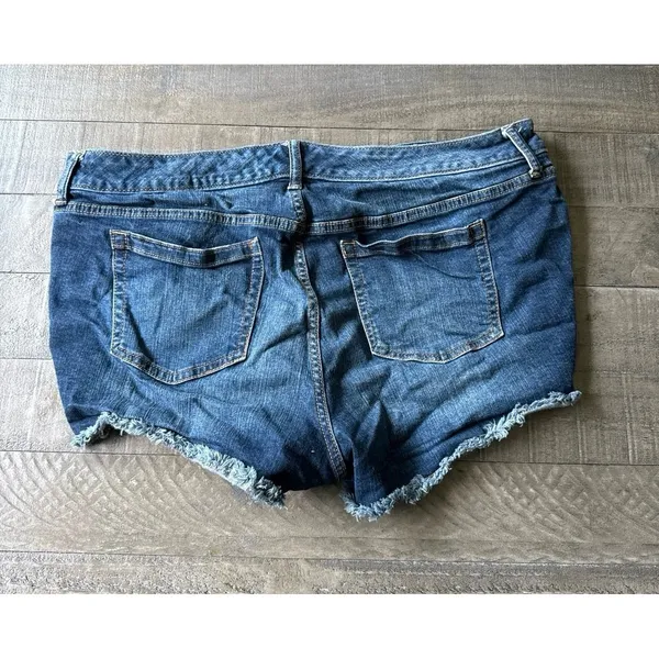 Torrid women's Blue Distressed 3" Jean Shorts Size 18‎ - Image 7