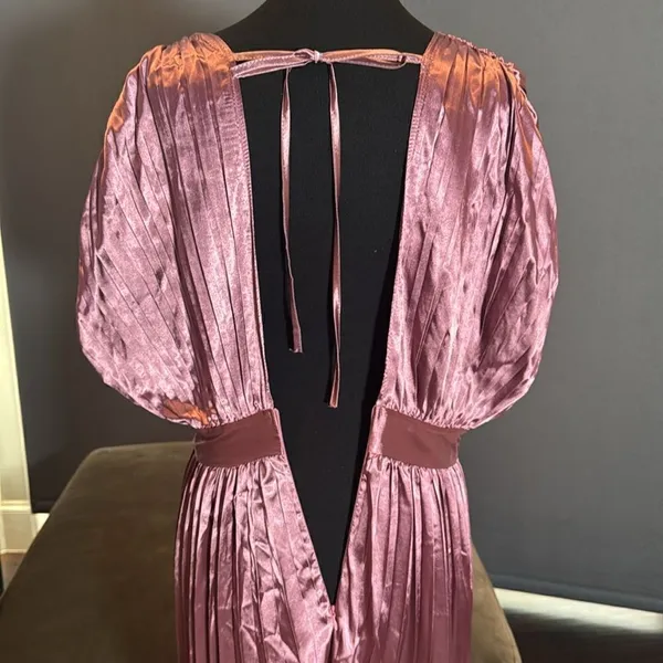Women’s Lightweight Pleated Satin Midi Dress V-Neck Short Sleeve Size L - Image 6