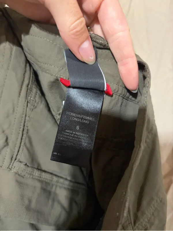 North face shorts - Image 3