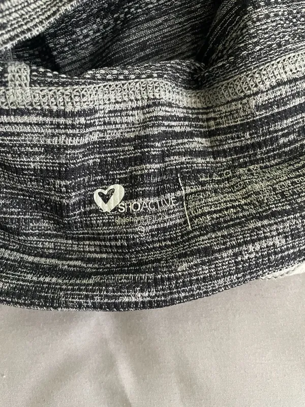 Gray Ombre Sleeveless Activewear Vest - Image 2