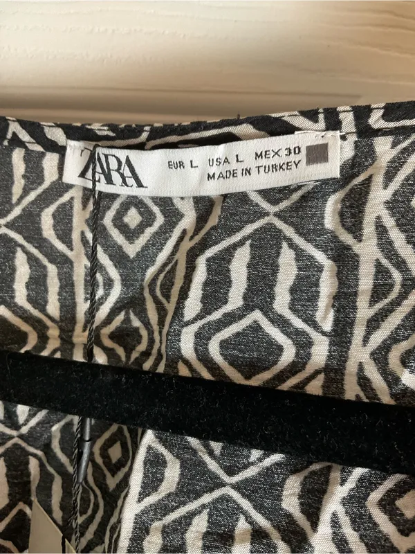 NWT Zara Black & White Geometric Print Front Knot Crop Top Size Large - Image 6