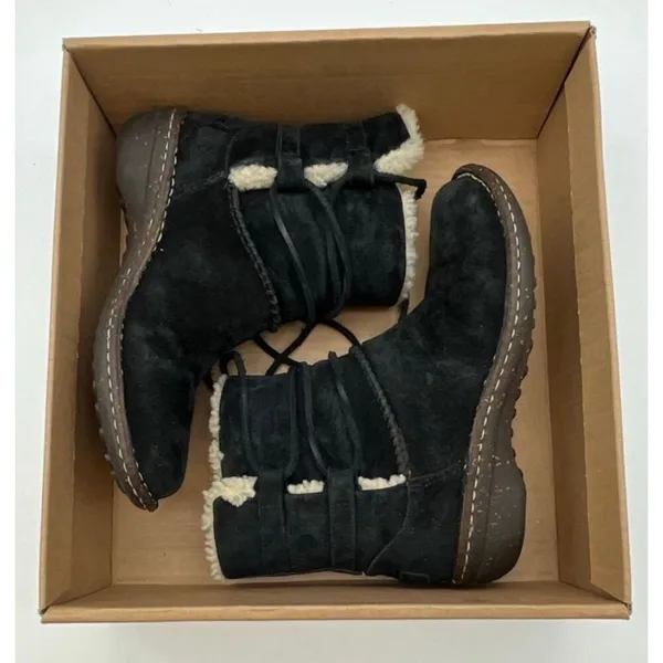 UGG Women's Caspia Suede Shearling Ankle Boots Size 6 Black Lace Up Winter Shoes - Image 7