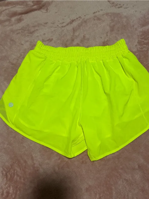 Lululemon shorts Yellow Size 6 - Image 4