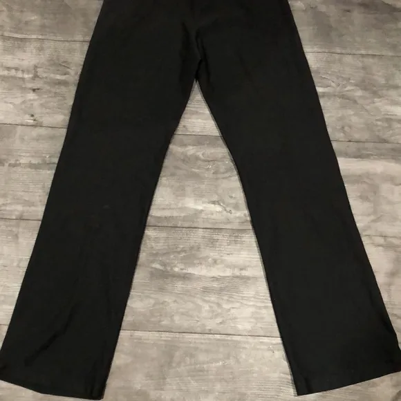 Nike black and pink stretchy pants - Image 6