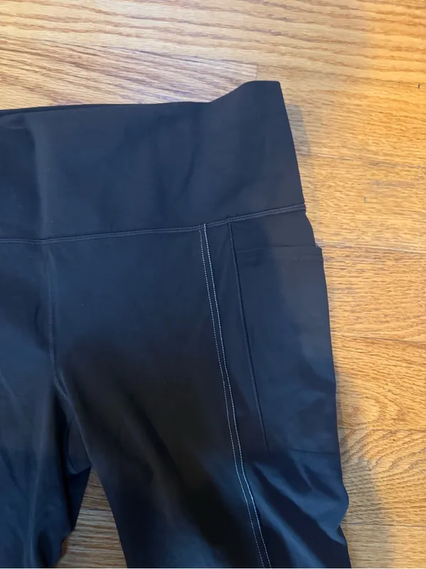 🌸Athleta Black Salutation Stash 7/8 Tight - XL - Image 3