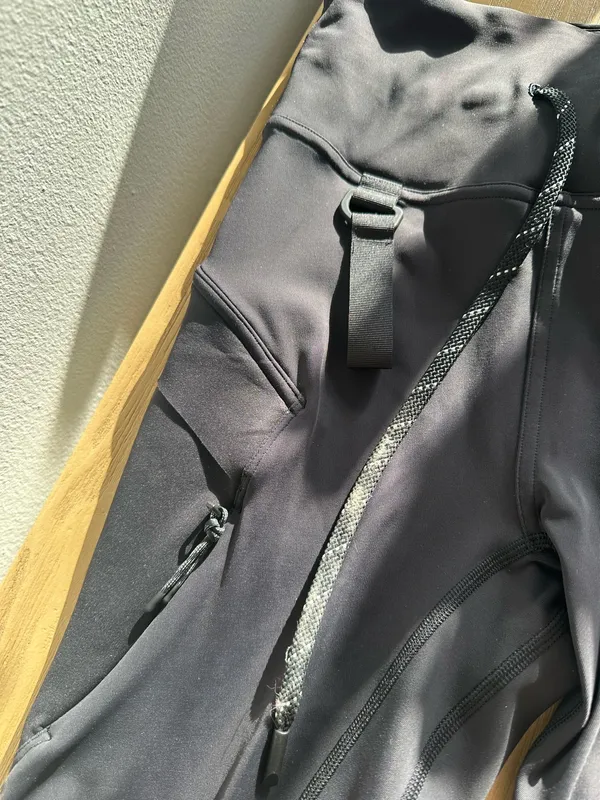 Lululemon Cargo Super-High-Rise Hiking Tight 25" Black 6 - Image 3