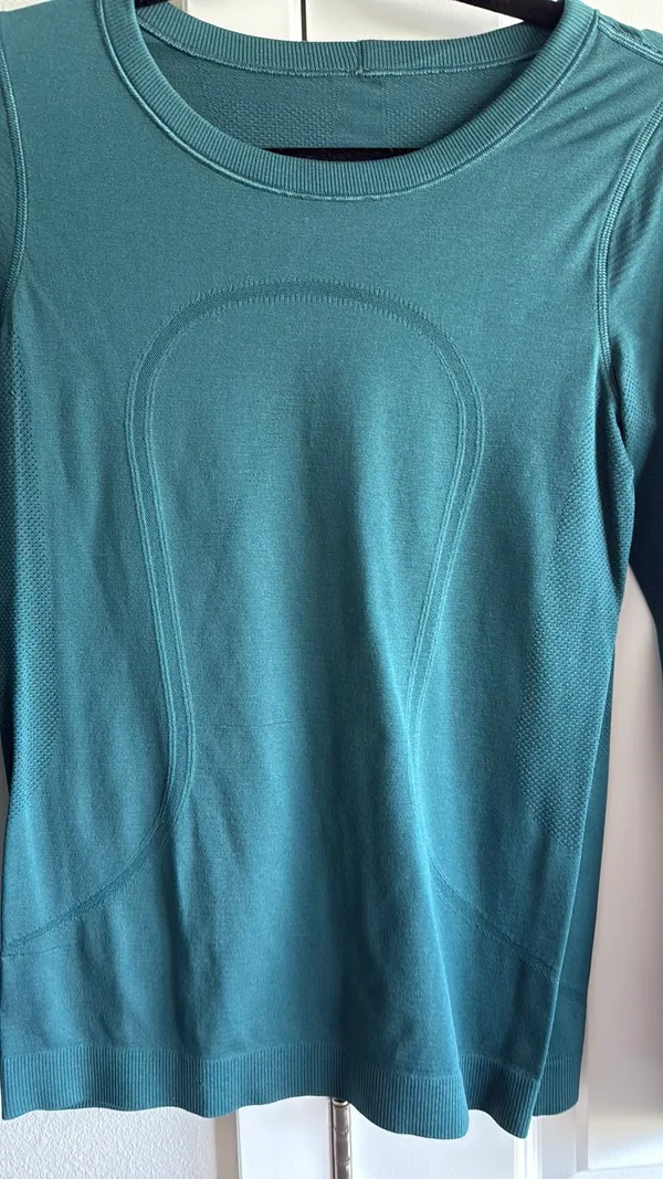 Lululemon Long Sleeve Top - Image 5