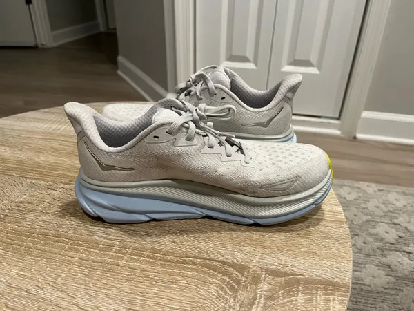 Hoka Women’s Clifton 9 Running Shoes - Image 5