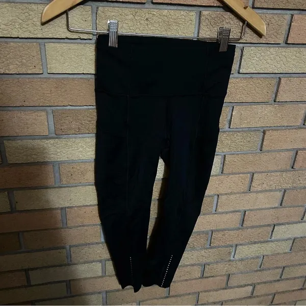 Lululemon Fast & Free Crop II Nulux 19" Black Leggings Size 2 - Image 4
