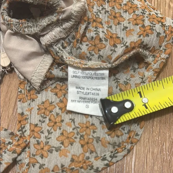 Illa Illa Small Tan & Orange Ditsy Floral Print Chiffon Tank Top Cutouts Strappy - Image 6