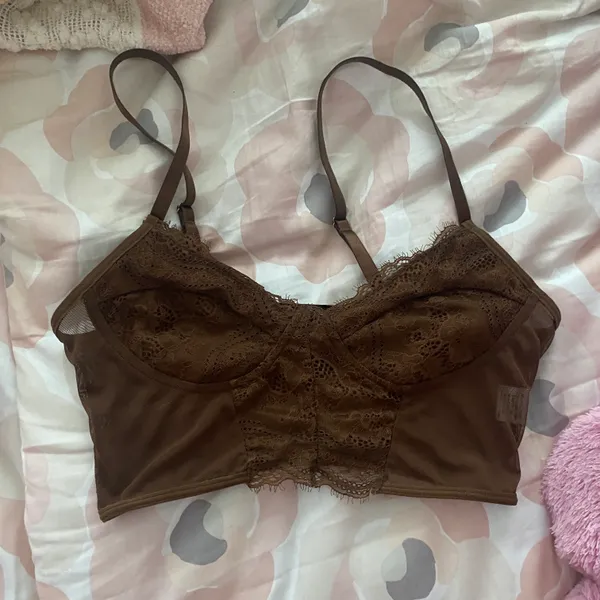 SheIn Brown Lace Crop Top - Image 3