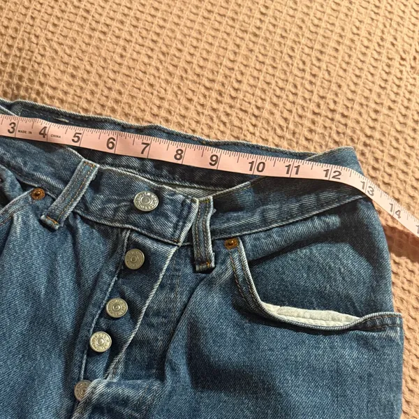 Levi's Classic Blue Jeans with Signature Patch - Image 7
