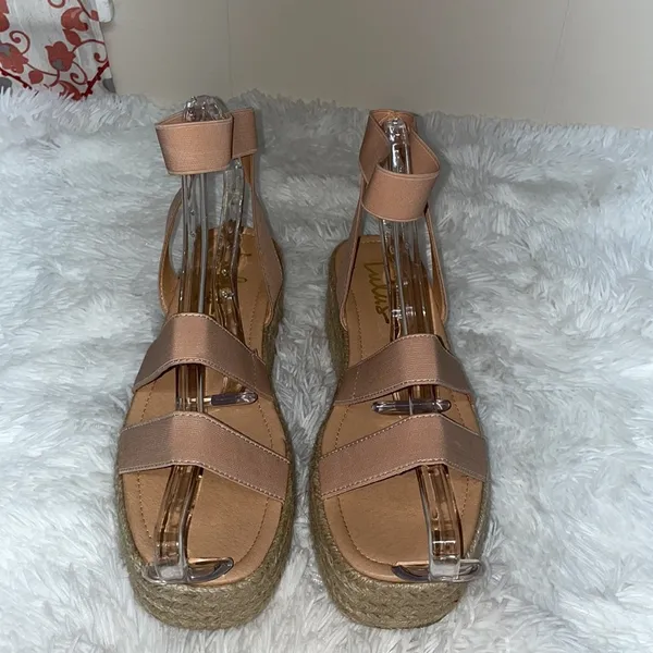 Lulus Wedged Sandals Sz 8.5 Pale Pink with braided Wedge - Image 2