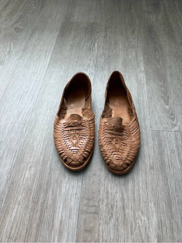 Authentic Mexican Leather Huaraches, Size 5 Tan - Image 3