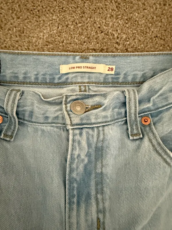 Levi’s Low Pro Straight Light Wash Ripped Jeans - Image 3