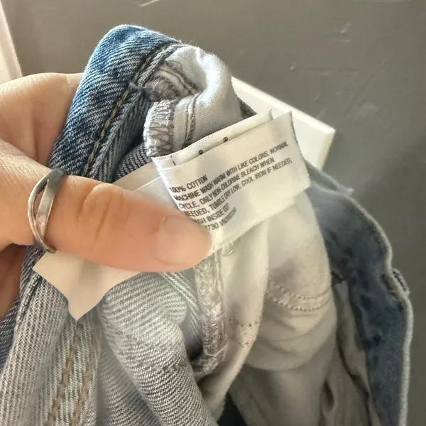 Universal Thread 90s Baggy Distressed‎ High Rise Jeans Light Wash Blue Size 4 - Image 9