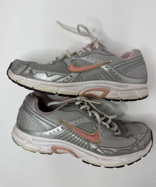Nike Dart 7 Running Shoes Size 7.5 - Image 6