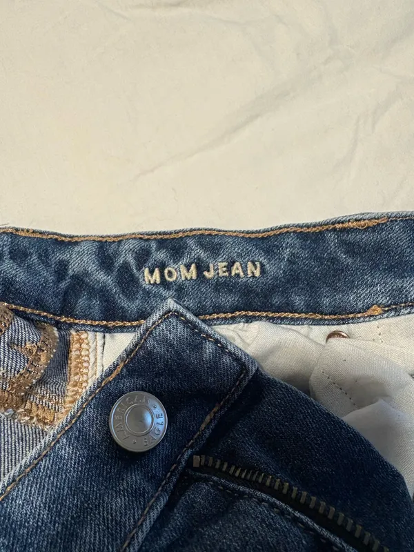 American Eagle Jeans - Image 4