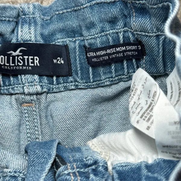 Hollister Ultra High Rise Denim Blue Women's Mom Shorts - Image 4