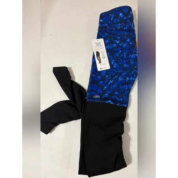 NWT new blue black ALO yoga goddess legging xxs xs women’s - Image 3