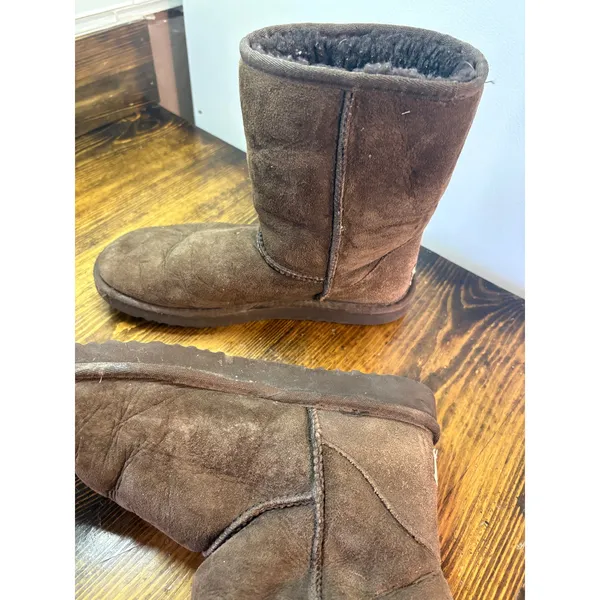 UGG Classic Short Brown Boots Size‎ 8 - Image 6