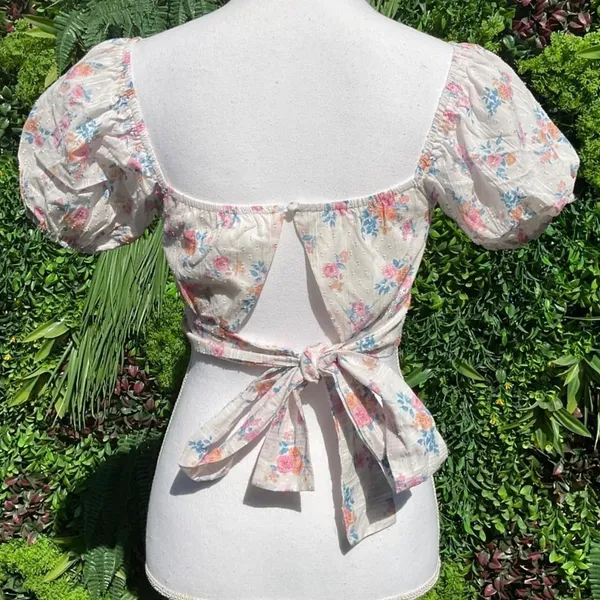 Altar'd State 100% Cotton Floral Crop Blouse Tie back detail Size Small - Image 2