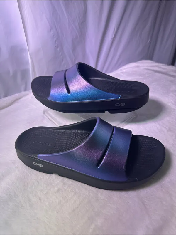 OOFOS Women's Iridescent Slide Sandals - Purple/Blue/Pink - Image 2