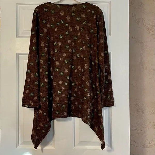 NWT Yak & Yeti Floral Front Pocket 3/4 Sleeve Tunic Small - Image 4