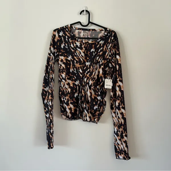 Free People Printed Right On Run Tortoise Shell Long Sleeve NWT Size S - Image 4