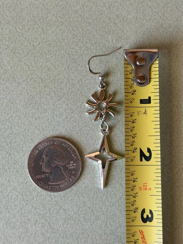 Handmade sparkle star & sun y2k street style dangle earrings💫🌀 - Image 4